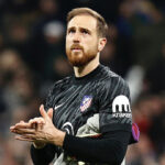 Jan Oblak aplaudiendo en el Bernabéu