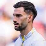 Álex Baena en un calentamiento previo a un partido con el Villarreal / Foto vía Instagram oficial Álex Baena