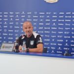 Paco López en la rueda de prensa previa al partido Leganés - Deportivo de la Coruña de la jornada 3 de la Liga Hyperemotion | Imagen: Pablo Viñuales