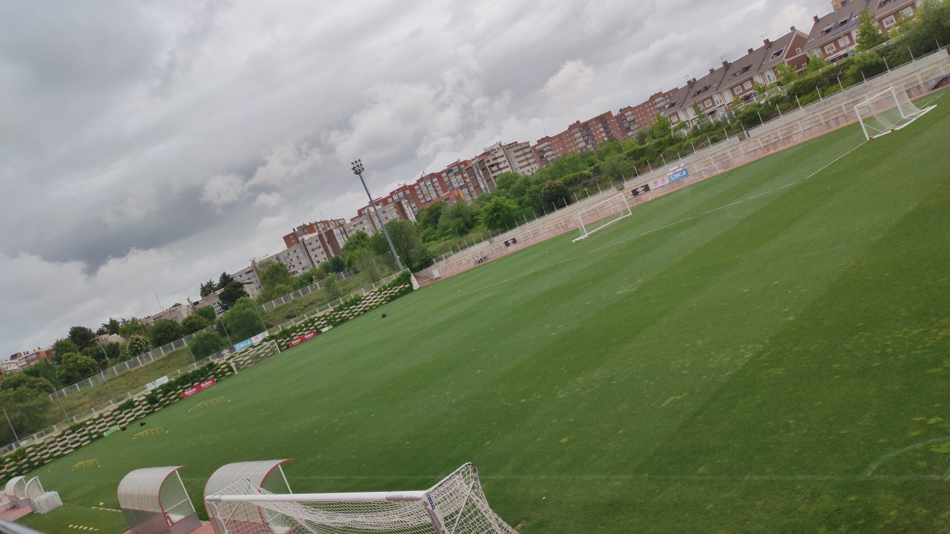 El Rayo B–Alcalá, aplazado por el mal estado del césped artificial de la Ciudad Deportiva